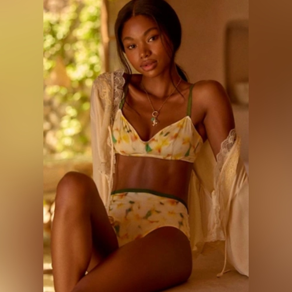 ANTHROPOLOGIE LYREBIRD STRETCH SATIN BRA
